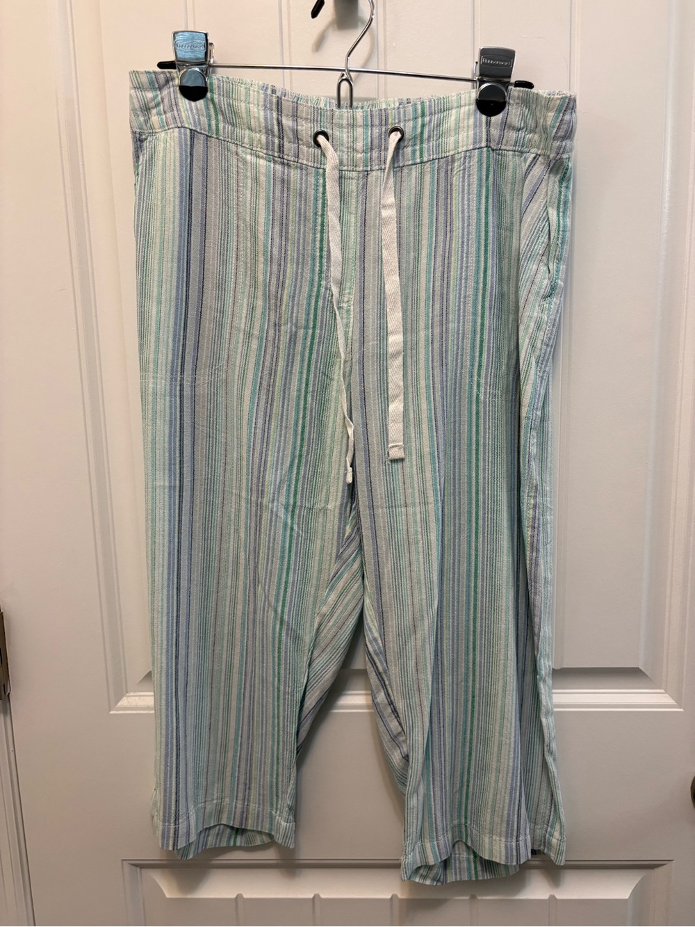Dash Lightweight Striped Drawstring Capri Pants. Size Petite Medium.